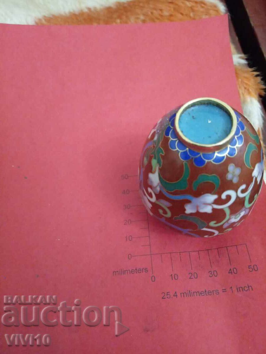 Auction  Antique enameled vase, cloisonné