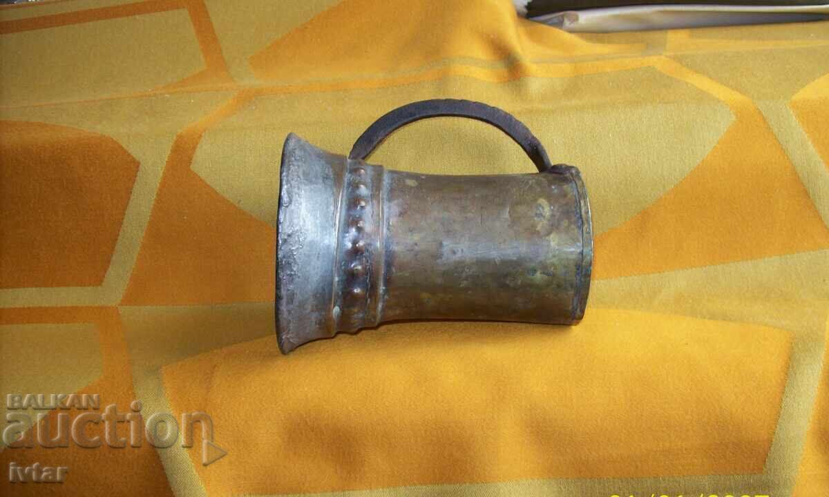 Vechi vas de cupru/aramă, cană, ceașcă - 2 cu preț 64.00 BGN | € 32.72