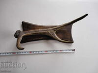 Hunting trophy hanger deer antler