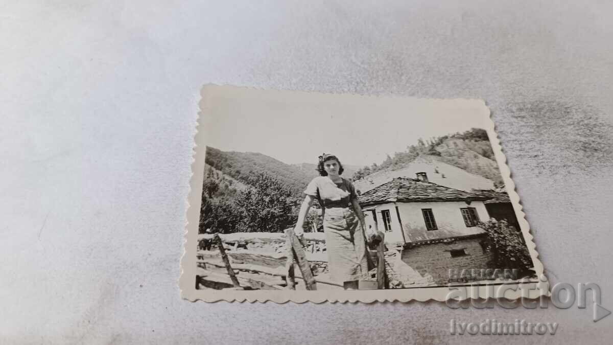 Φωτογραφία Μαύρη - Βίτ, Τετεβένσκο Νέα γυναίκα Φωτογραφία Μαύρη - Βίτ, Τετεβένσκο Νέα γυναίκα