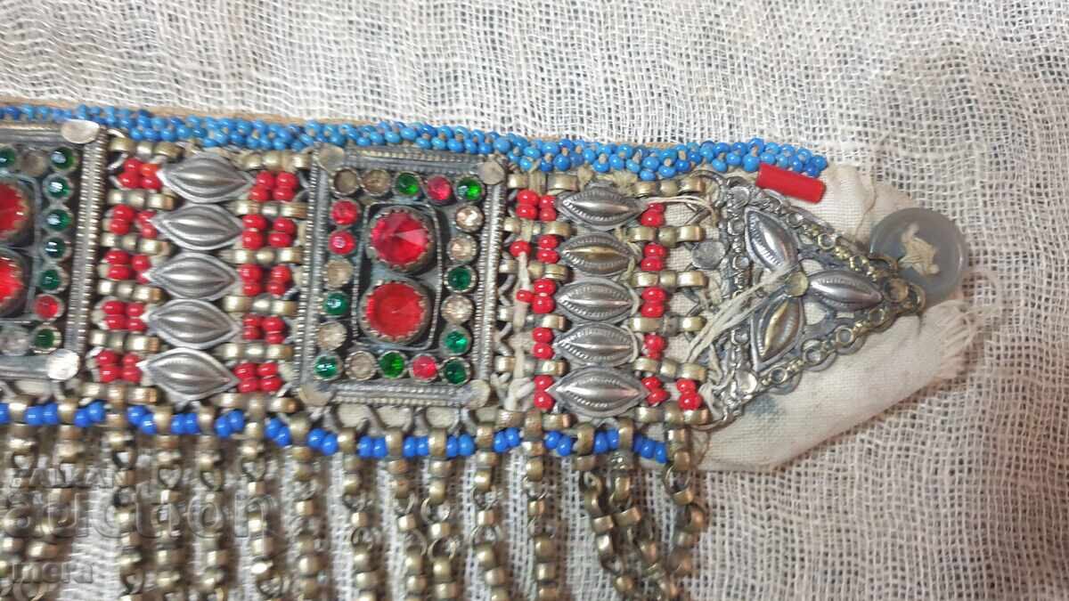 Δημοπρασία Αρχαίο κόσμημα από σατσάν και πολύχρωμους λίθους Δημοπρασία Αρχαίο κόσμημα από σατσάν και πολύχρωμους λίθους