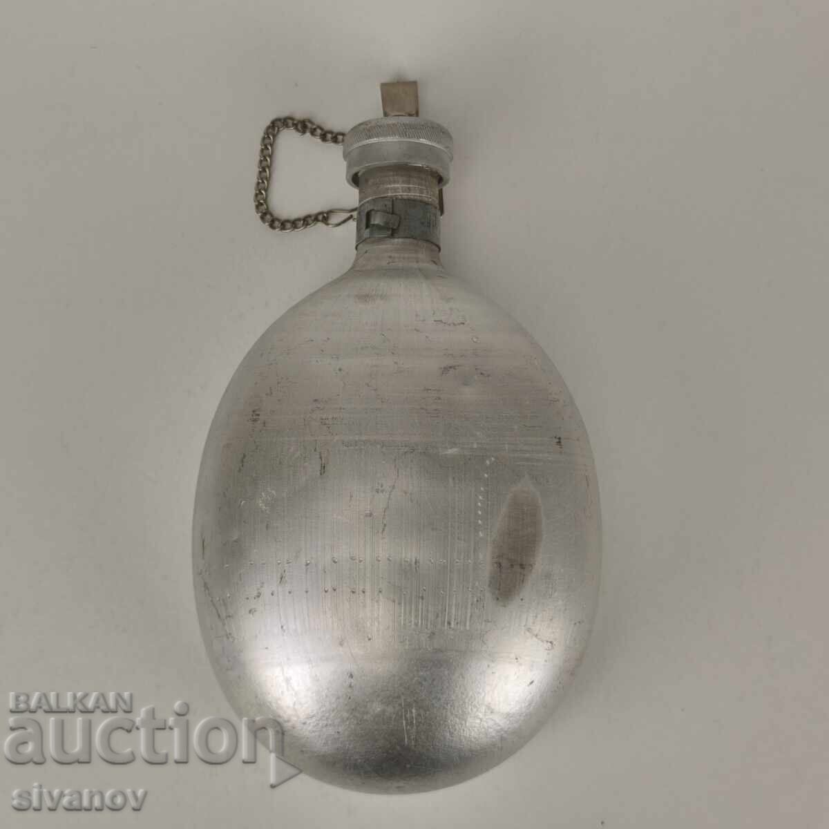 Old Bulgarian aluminum canteen 1 liter MZ Oborishte #5931 Old Bulgarian aluminum canteen 1 liter MZ Oborishte #5931
