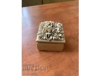 CUTIE PENTRU BIJUTERII LEMN LUCRARE MANUALĂ UNICAT