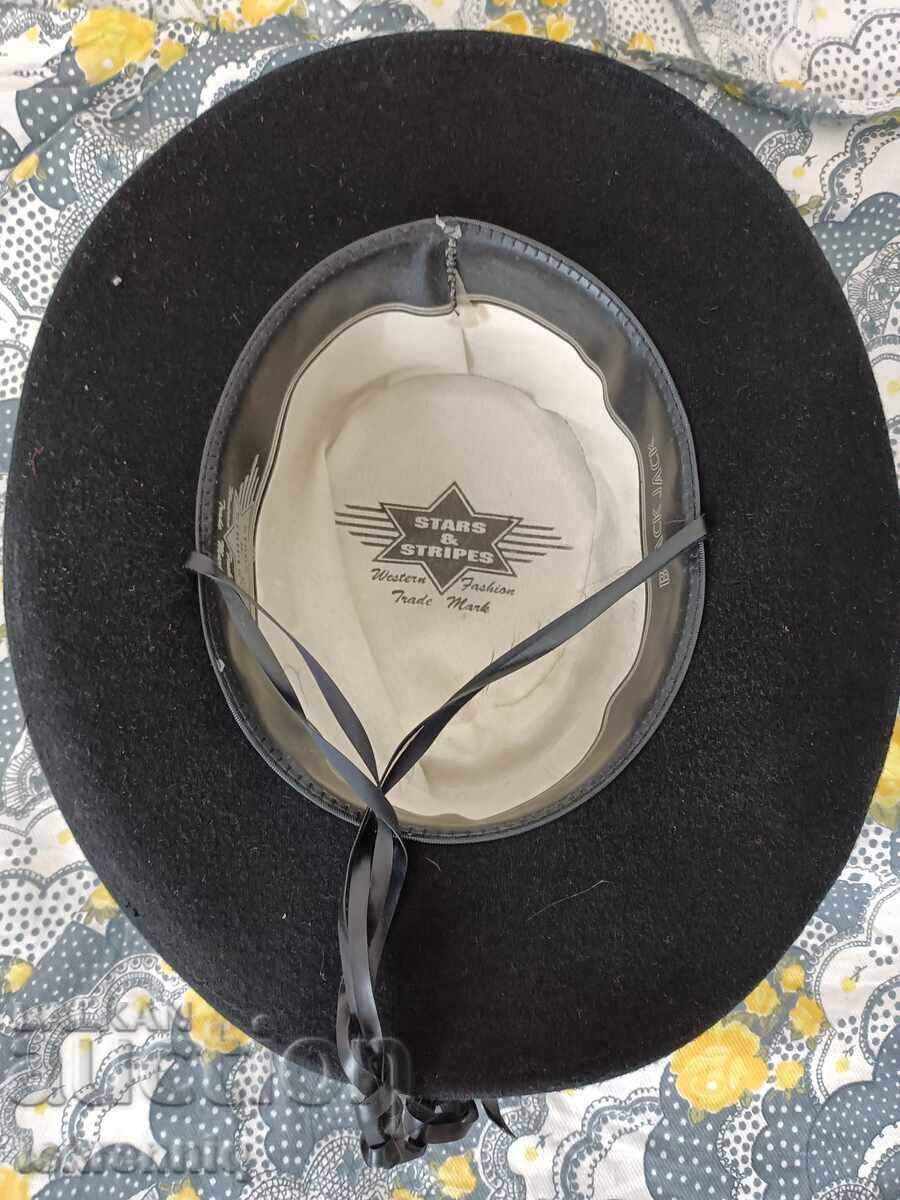 Pălărie de cowboy americană cu preț 30.00 BGN | € 15.34 Pălărie de cowboy americană cu preț 30.00 BGN | € 15.34