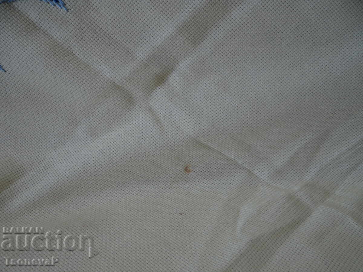 Licitație Pătrat brodat în albastru Licitație Pătrat brodat în albastru