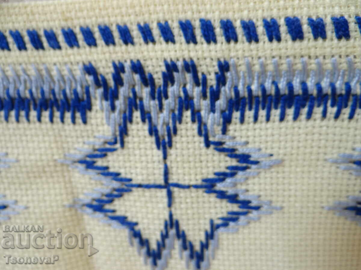 Pătrat brodat în albastru - 6 Pătrat brodat în albastru - 6