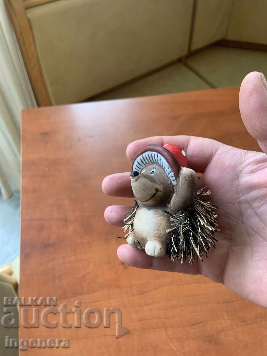 Auction  CERAMIC FIGURE OF A HEDGEHOG