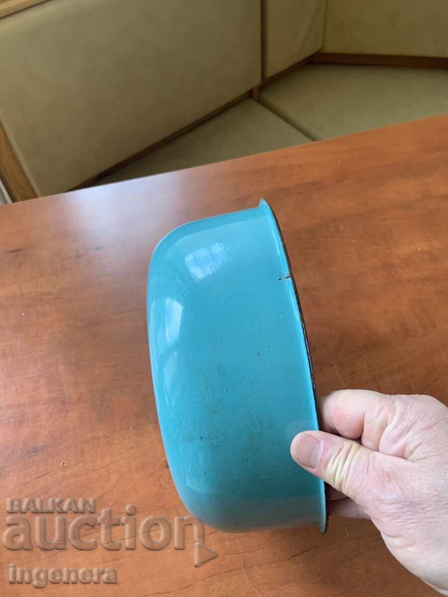 Auction Cast Iron Pan, Large, Enameled, From the Socialist Era, Marked Auction Cast Iron Pan, Large, Enameled, From the Socialist Era, Marked