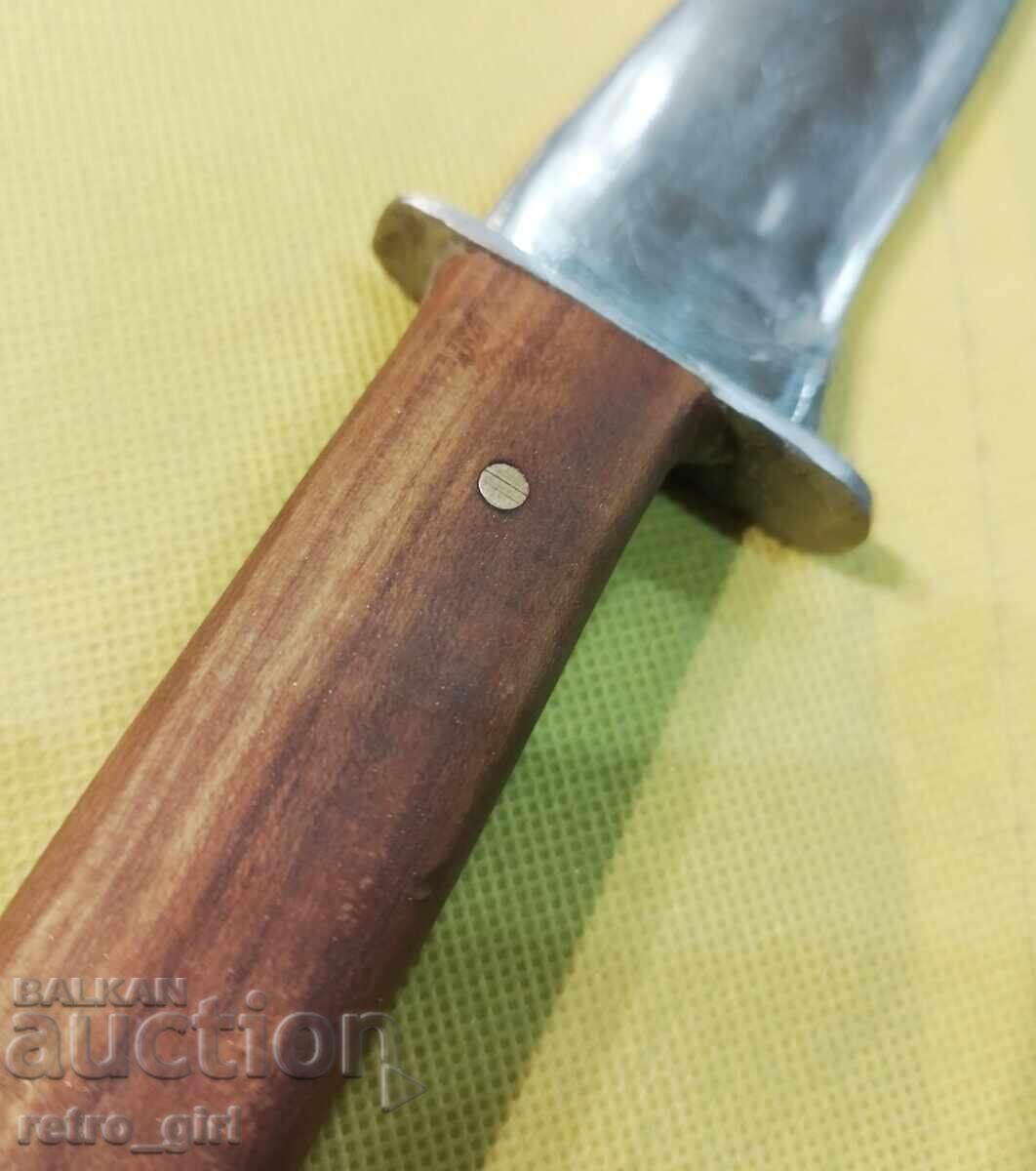 Delivery of An old knife. Delivery of An old knife.