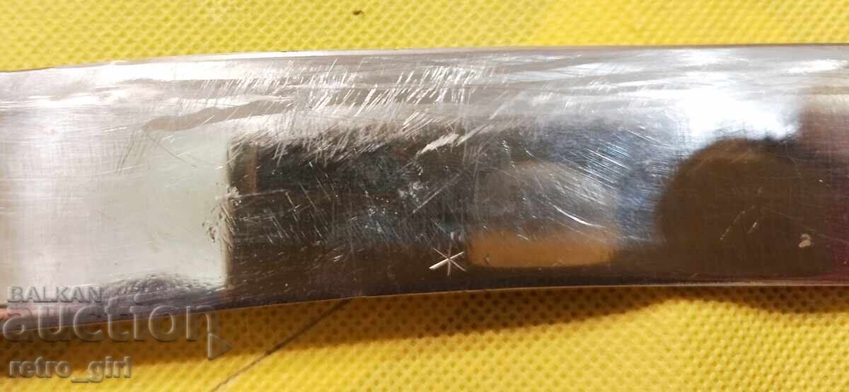 An old knife. - 6 An old knife. - 6