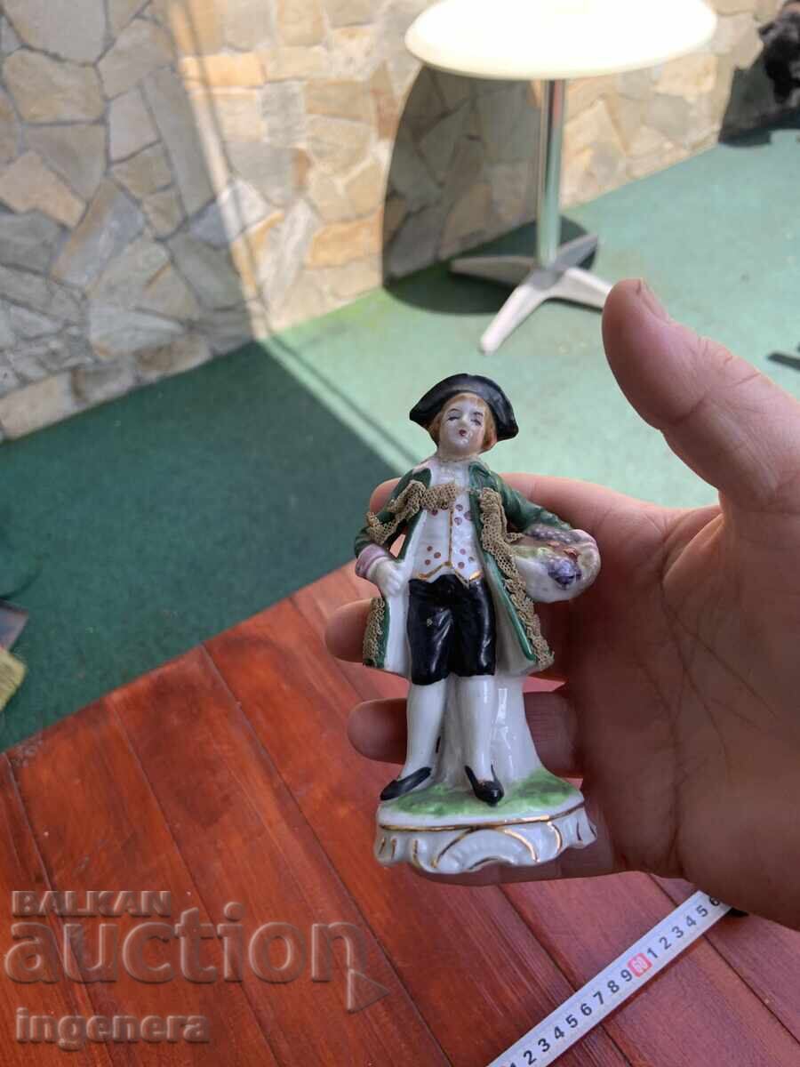 Auction PORCELAIN FIGURE STATUE Auction PORCELAIN FIGURE STATUE