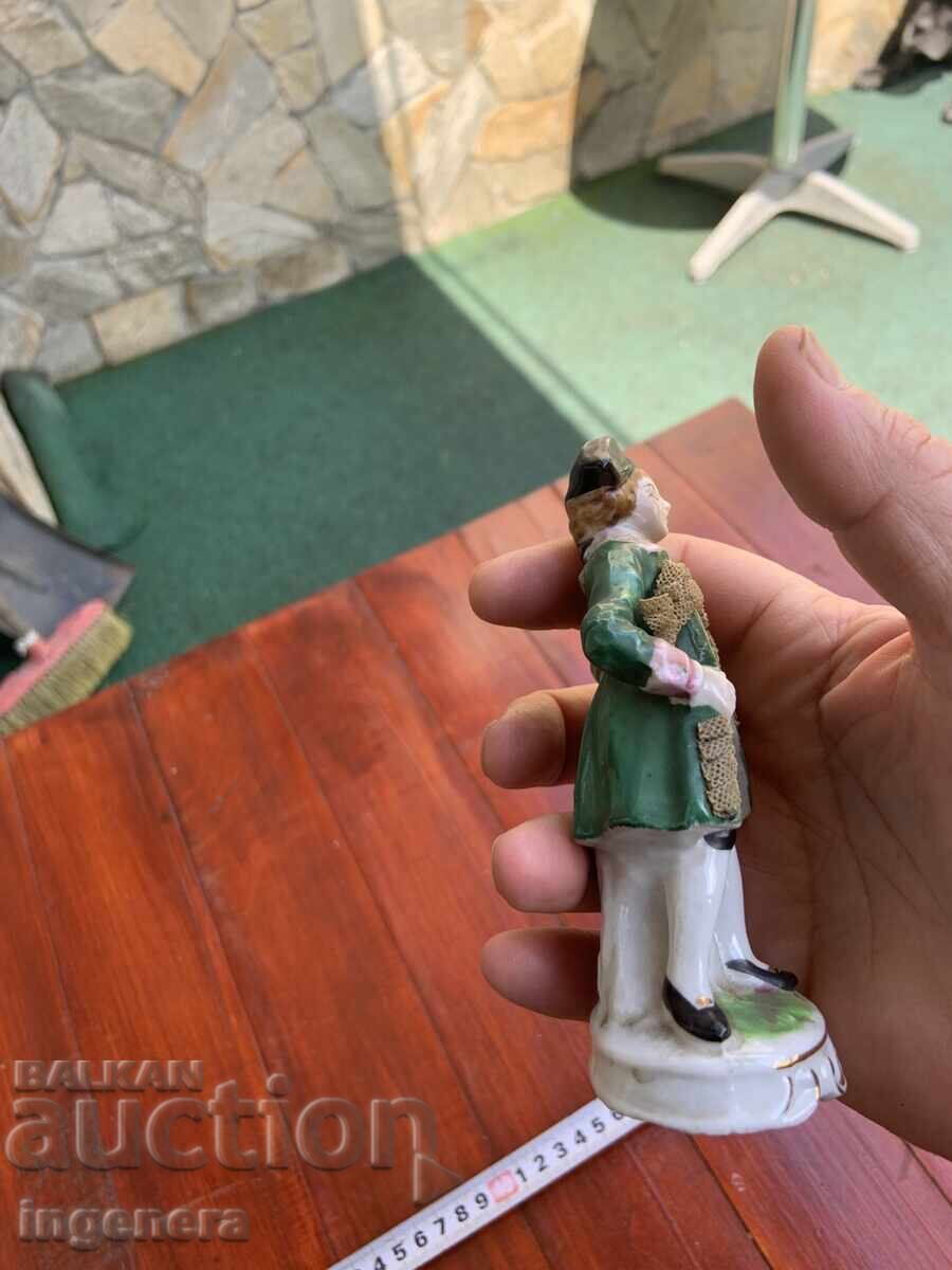 PORCELAIN FIGURE STATUE - 5 PORCELAIN FIGURE STATUE - 5