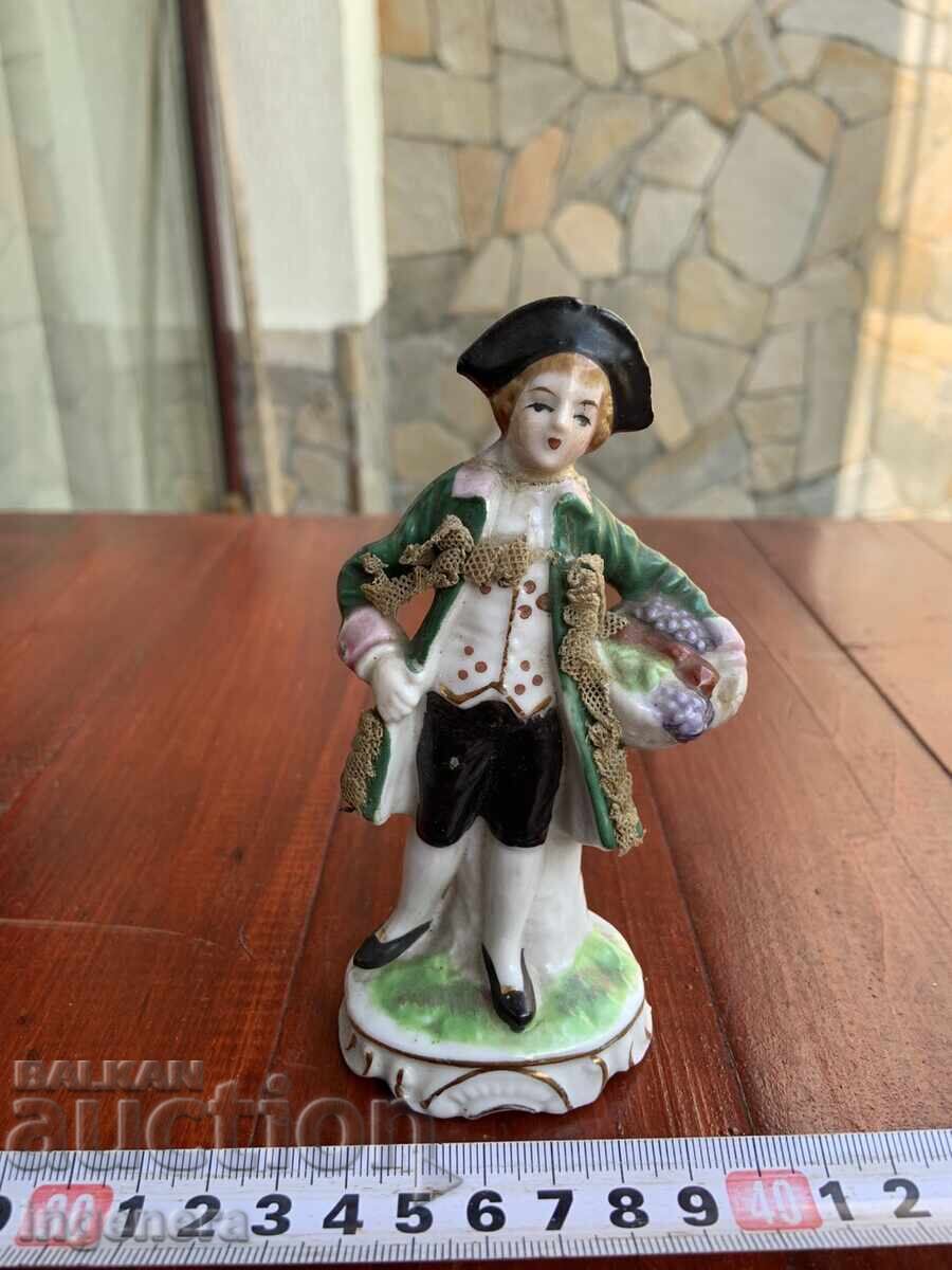 PORCELAIN FIGURE STATUE PORCELAIN FIGURE STATUE