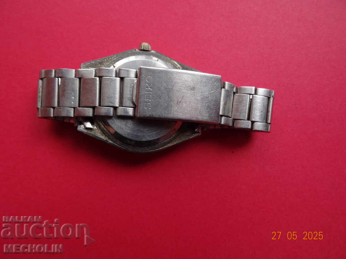 Delivery of COLLECTOR'S WATCH