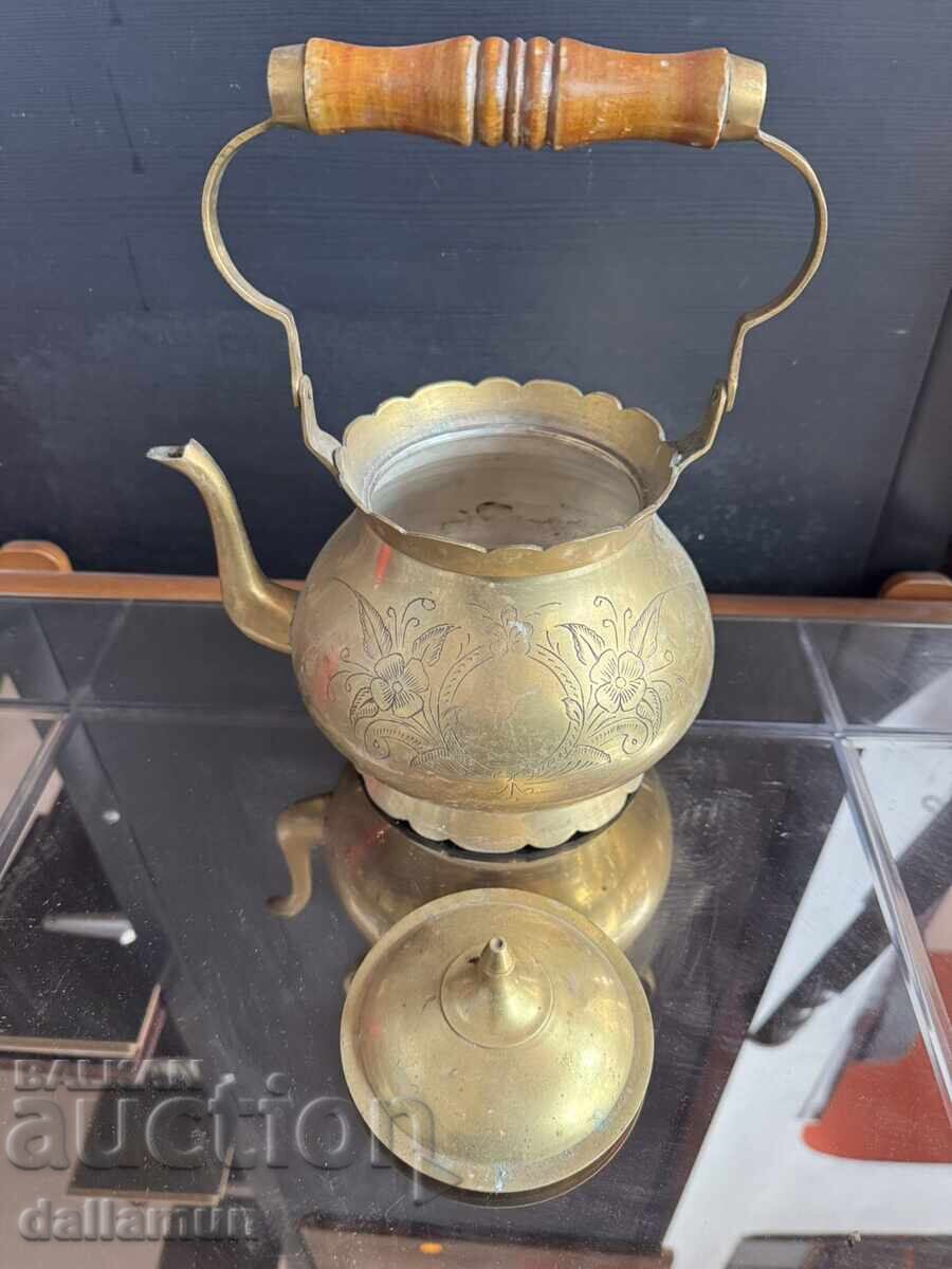 Старинен месингов чайник с цена 35.00 лв. | € 17.90