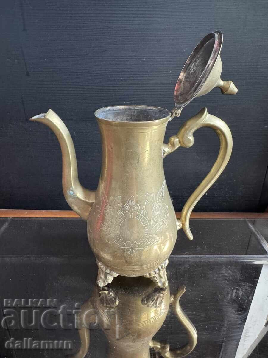Ceainic vechi din alamă, bronz cu preț 65.00 BGN | € 33.23