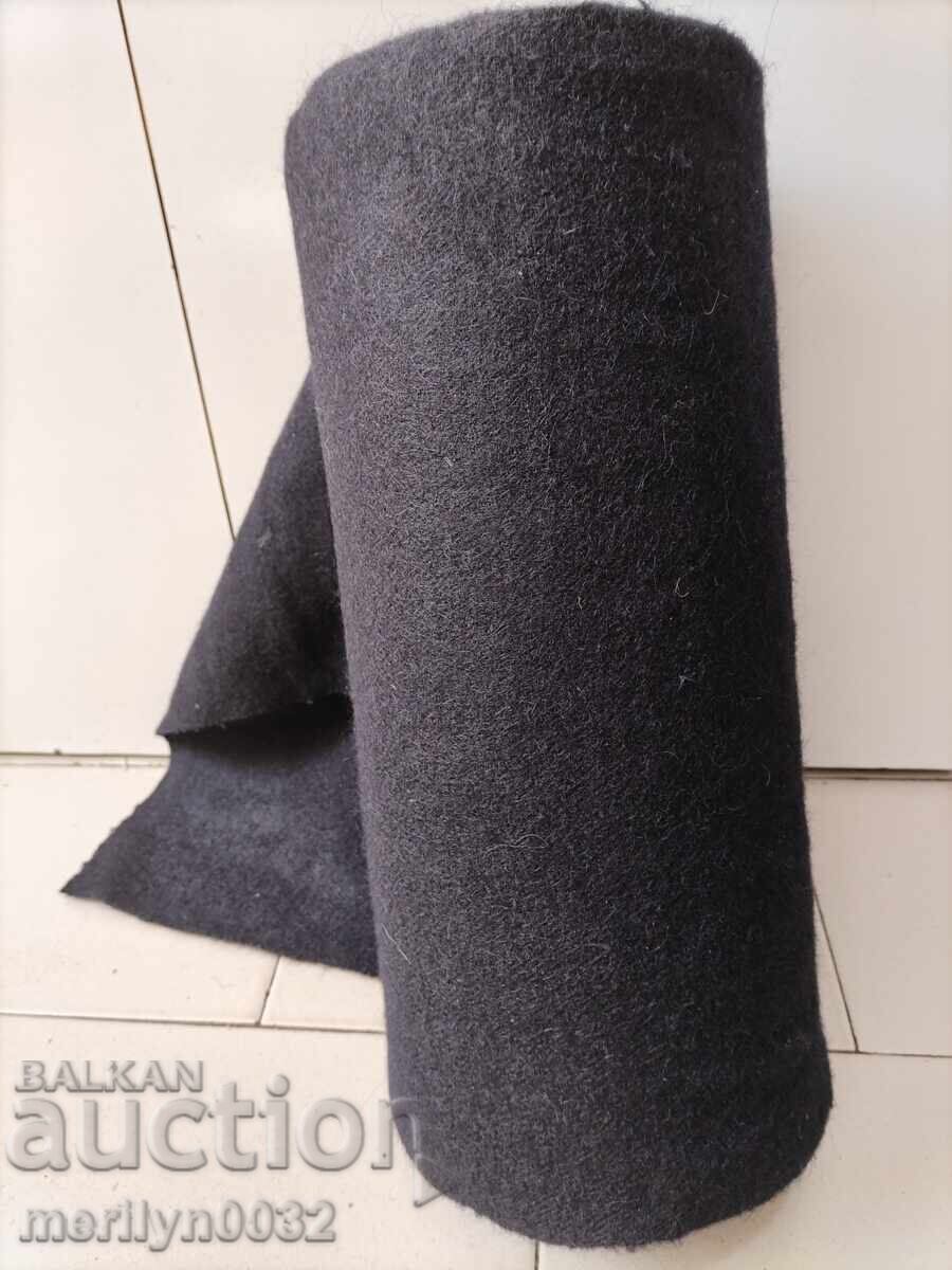 Πλατίνιο ρολό χειροποίητου υφαντού μάλλινου υφάσματος μαύρου σαγιάκ