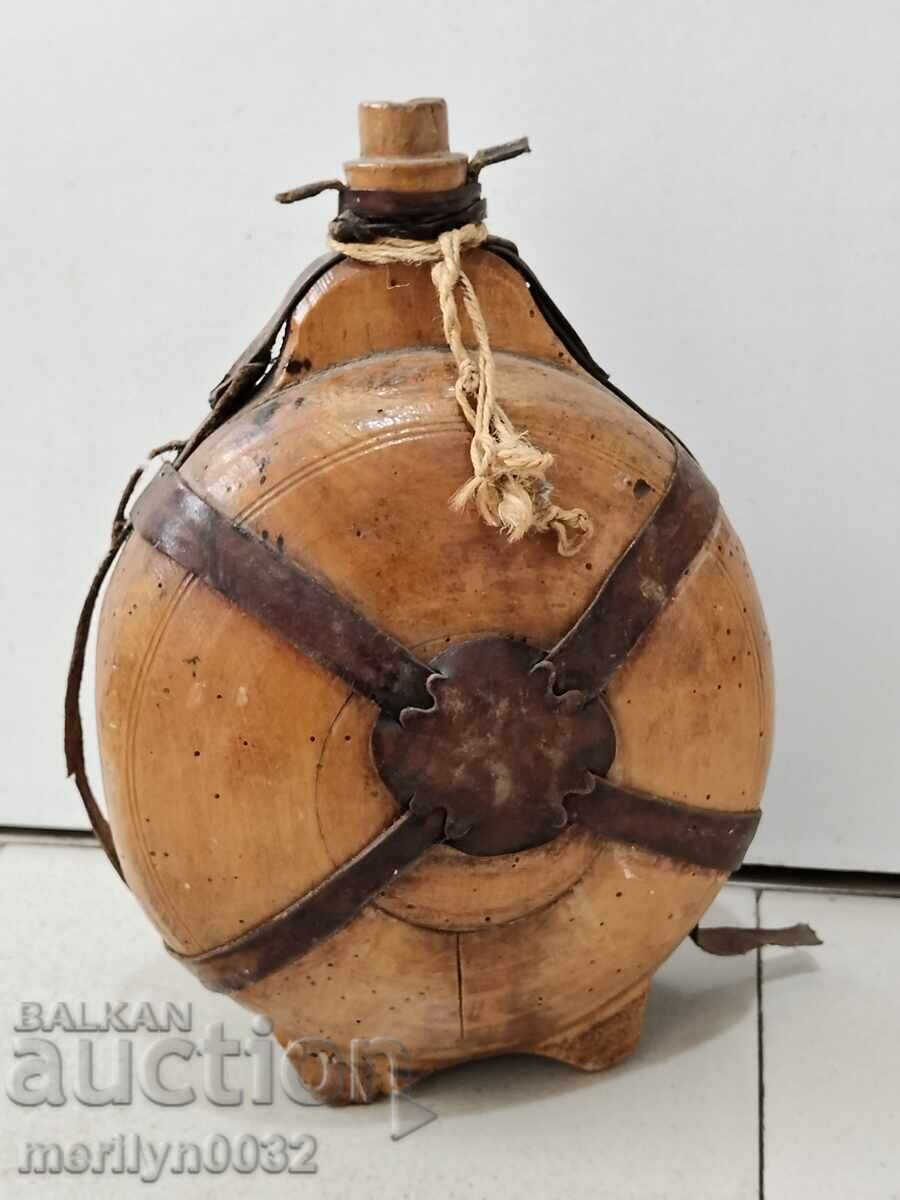 Auction  Old wooden flask, flagon, wooden cask