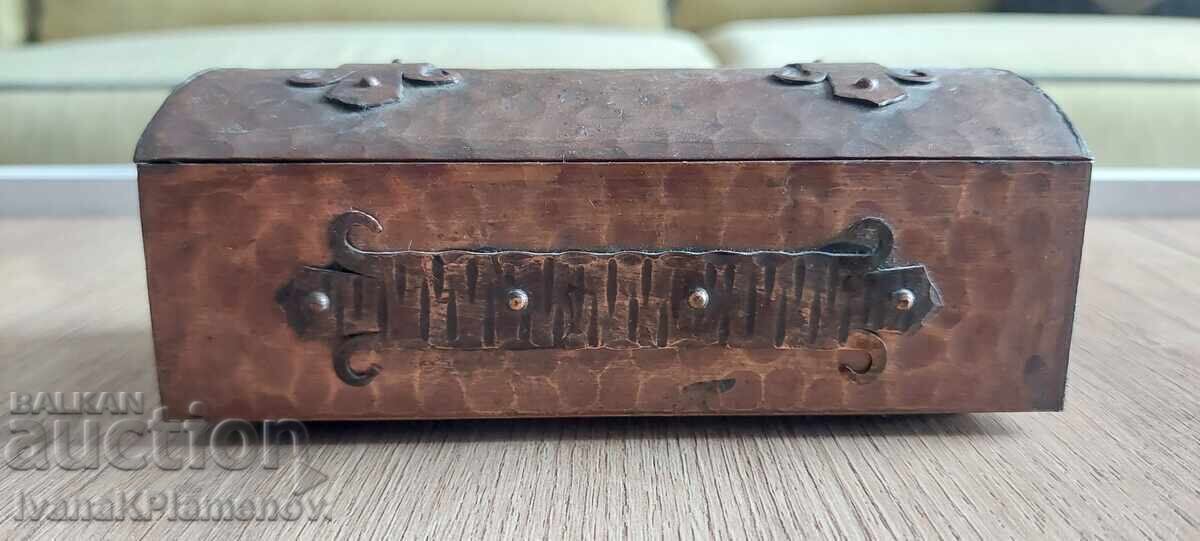 Δημοπρασία Θήκη χάλκινη για γνώστες