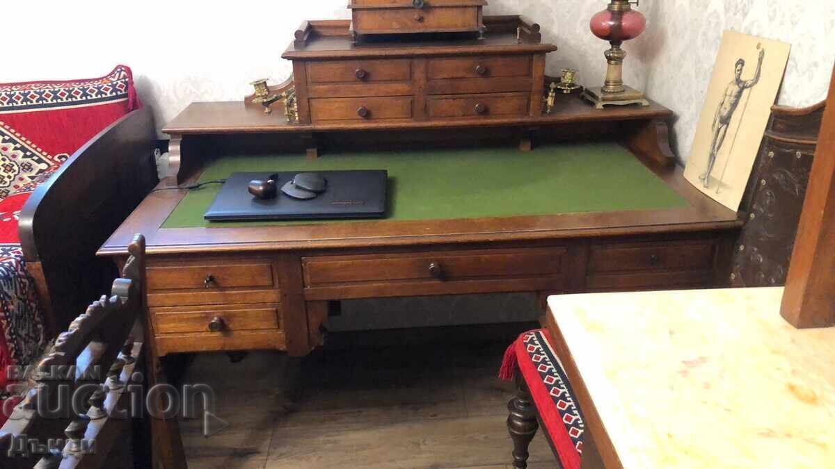 Birou masiv din stejar, vechi, de epocă, renaștere Birou masiv din stejar, vechi, de epocă, renaștere