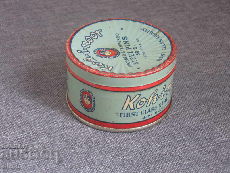 Licitație Cutie veche litografiată de tinichea pentru ace Kooh i Noor