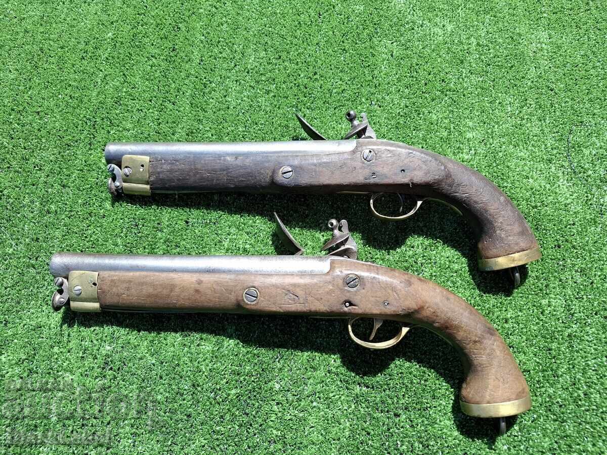 Ένα ζευγάρι πυριτόλιθους με τιμή 1800.00 BGN | € 920.33 Ένα ζευγάρι πυριτόλιθους με τιμή 1800.00 BGN | € 920.33