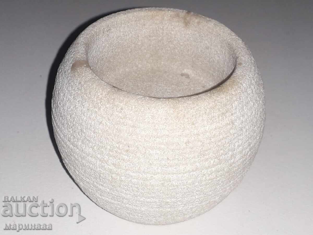 МАСИВЕН СВЕЩНИК. НЕПОЛИРАН МРАМОР