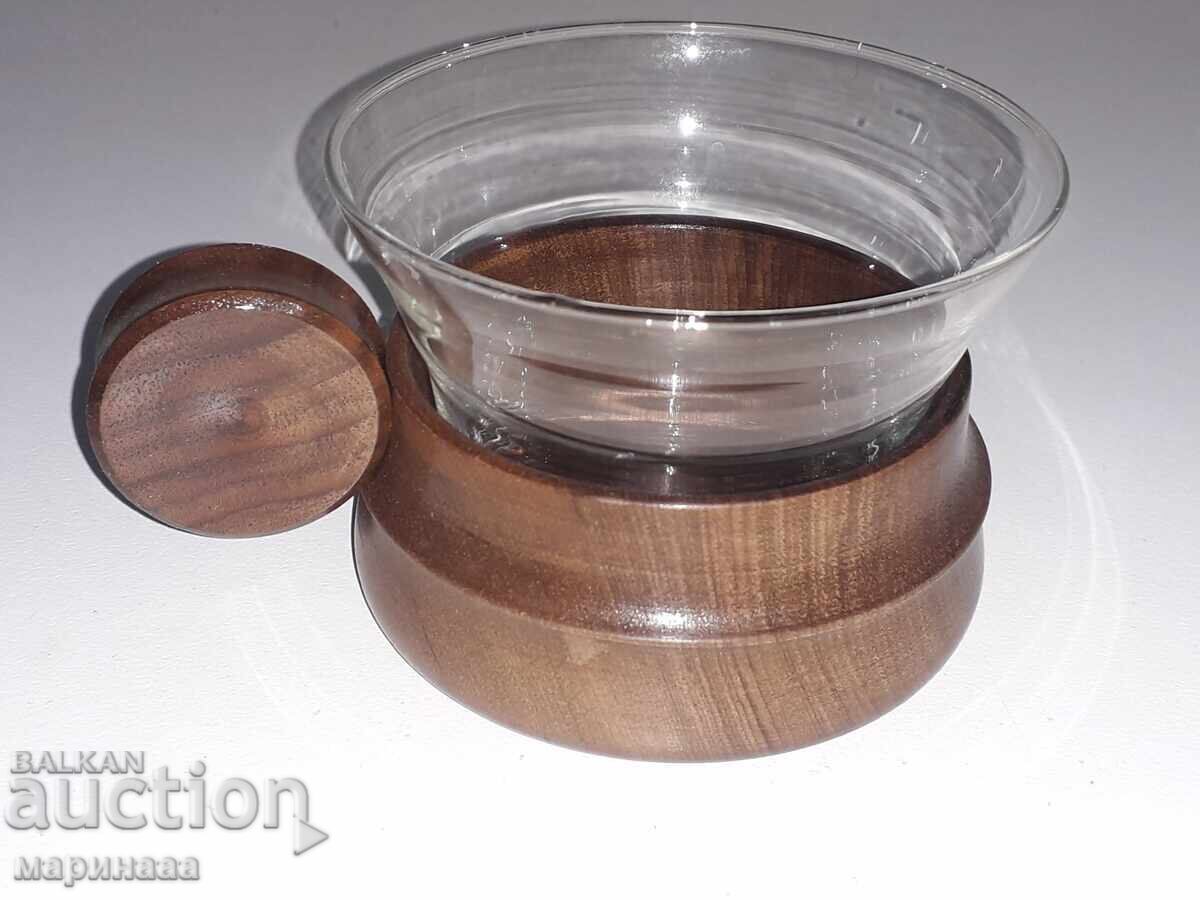 OLD BOWL SET. WOOD, GLASS with price 10.00 BGN | € 5.11 OLD BOWL SET. WOOD, GLASS with price 10.00 BGN | € 5.11