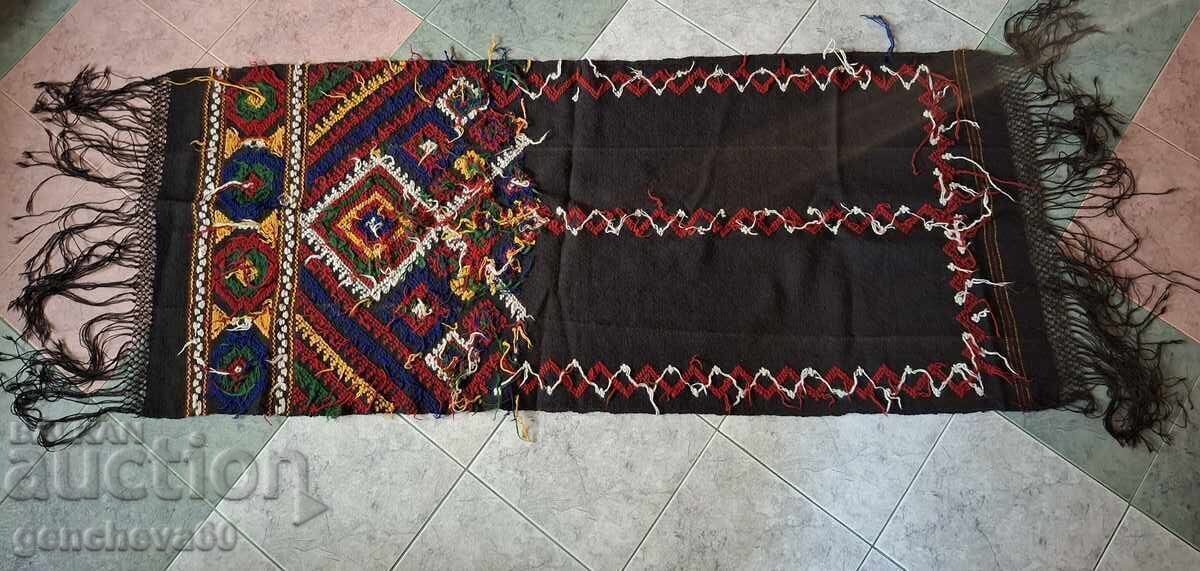 Аукцион Фъкан,ръчно тъкан цветен килим за миндер,под