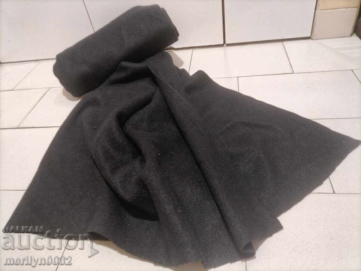 Paid roll of hand-woven woolen fabric black shalwar 168/140 cm