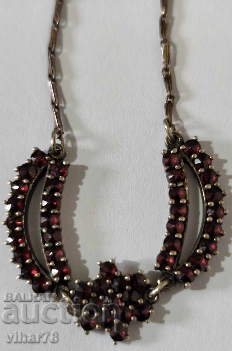 Colier de argint cu granate