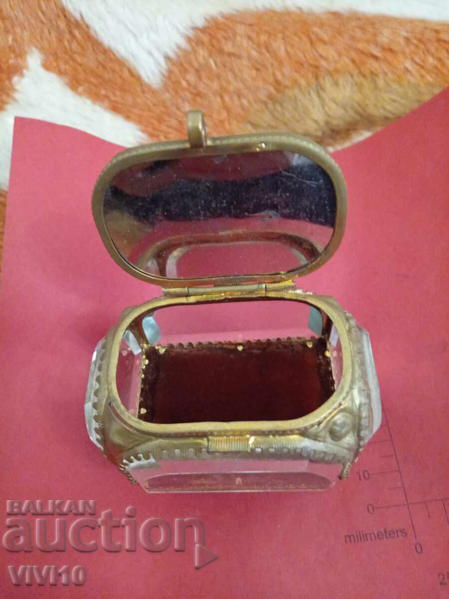 Licitație Cutie de bijuterii antic, bronz, aurire