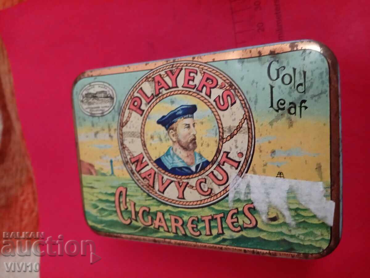 Старинна кутия за цигари, метална,празна