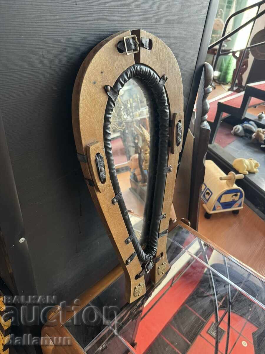 Oglindă de colecție ham de cal cu preț 70.00 BGN | € 35.79 Oglindă de colecție ham de cal cu preț 70.00 BGN | € 35.79