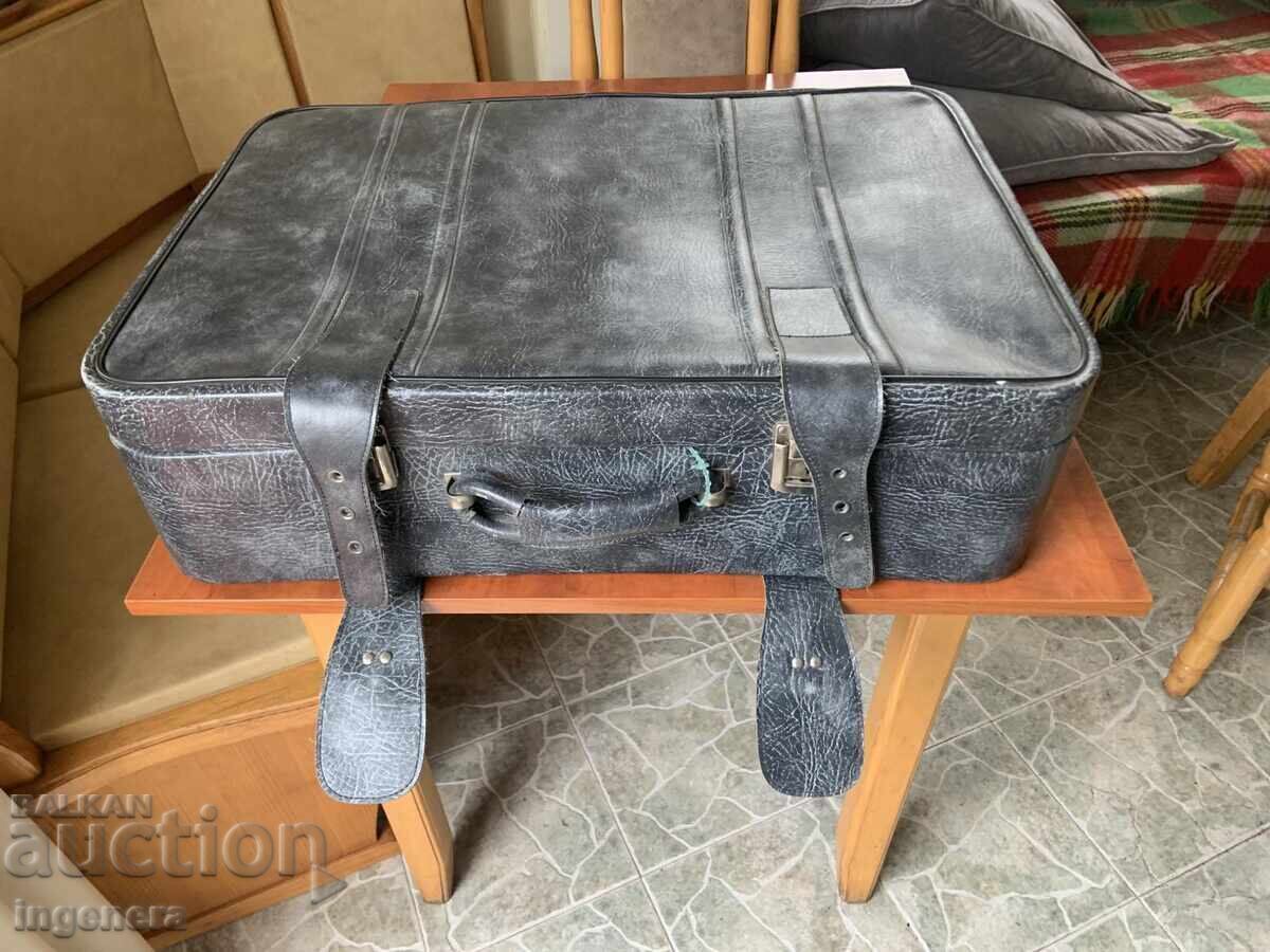 Auction  A CHEST OF DRAWERS, PRESERVED AND FUNCTIONAL - 70 X 50 X 20 CM