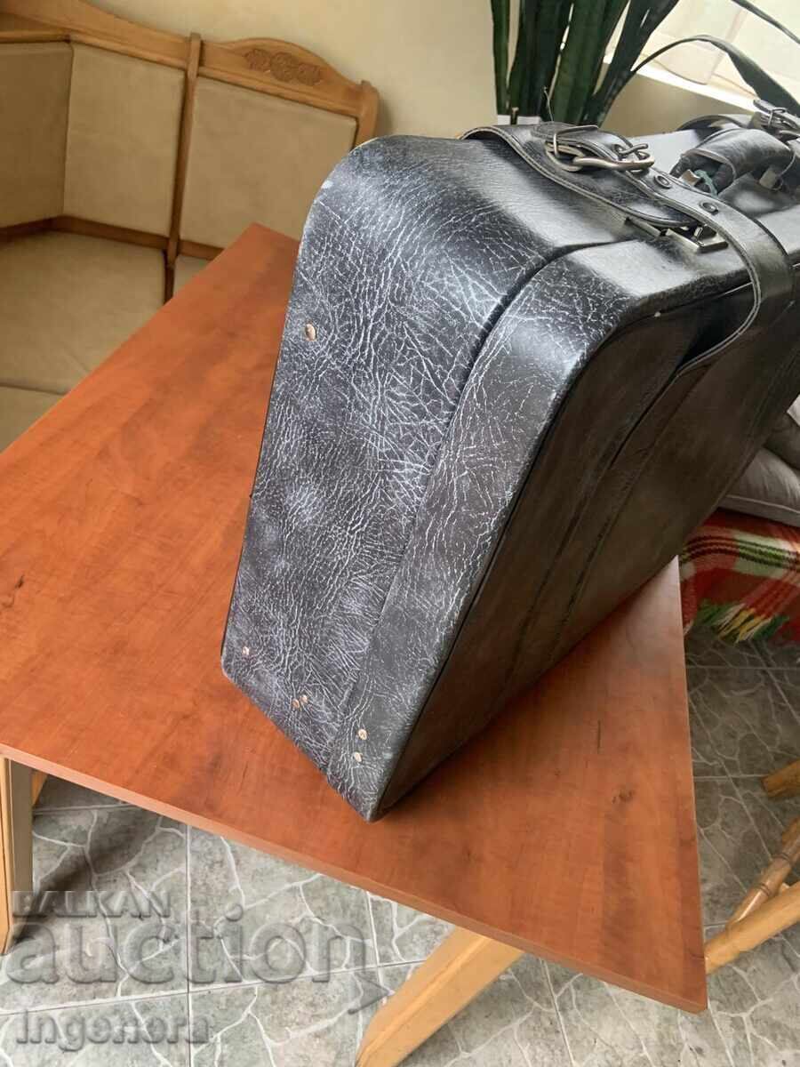 A CHEST OF DRAWERS, PRESERVED AND FUNCTIONAL - 70 X 50 X 20 CM - 5