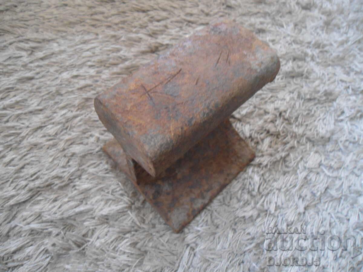 Old small anvil from a rail, 1.520 kg