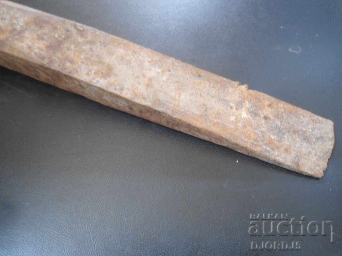 Γερός σαν ατσάλι, 2.480 κιλά με τιμή 9.00 BGN | € 4.60