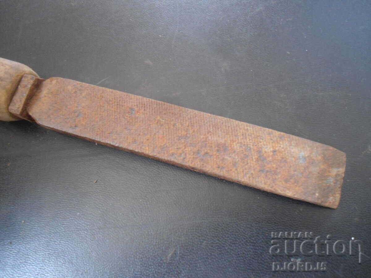 Old tool, saw, chisel with price 4.00 BGN | € 2.05 Old tool, saw, chisel with price 4.00 BGN | € 2.05