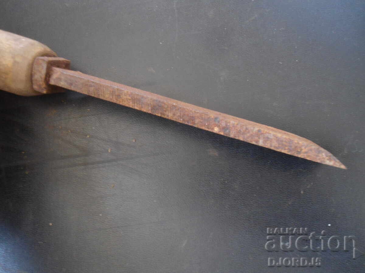 Auction Old tool, saw, chisel Auction Old tool, saw, chisel