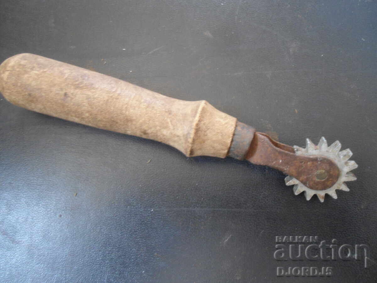 An old instrument with price 4.00 BGN | € 2.05 An old instrument with price 4.00 BGN | € 2.05