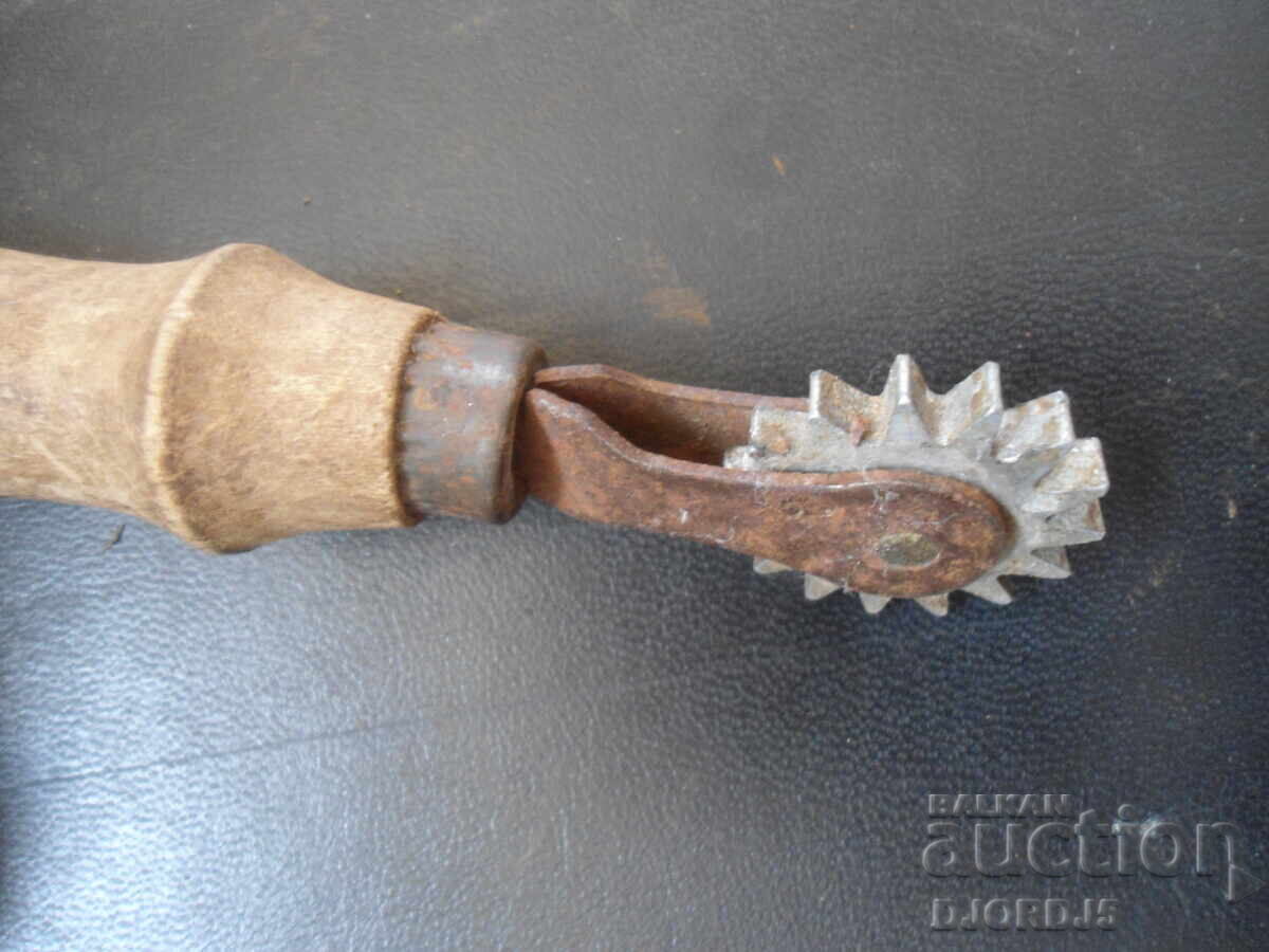 Auction An old instrument Auction An old instrument