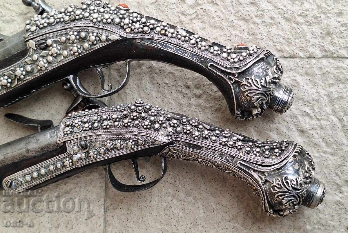 A pair of shotgun revolver pistols - 5
