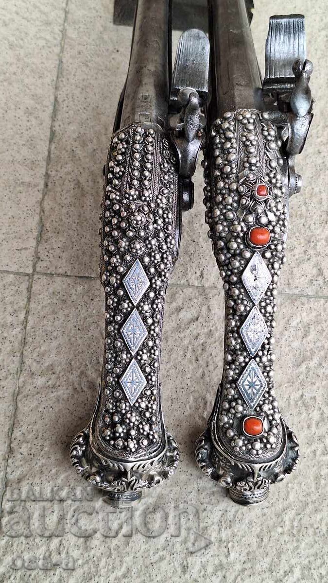 A pair of shotgun revolver pistols - 7