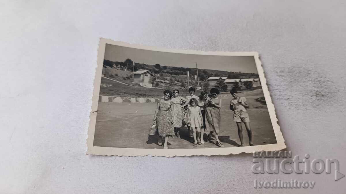 S-ka Yaz. Stalin Γυναίκες και παιδιά στο δρόμο για το εστ. Στοργικό φωλιά