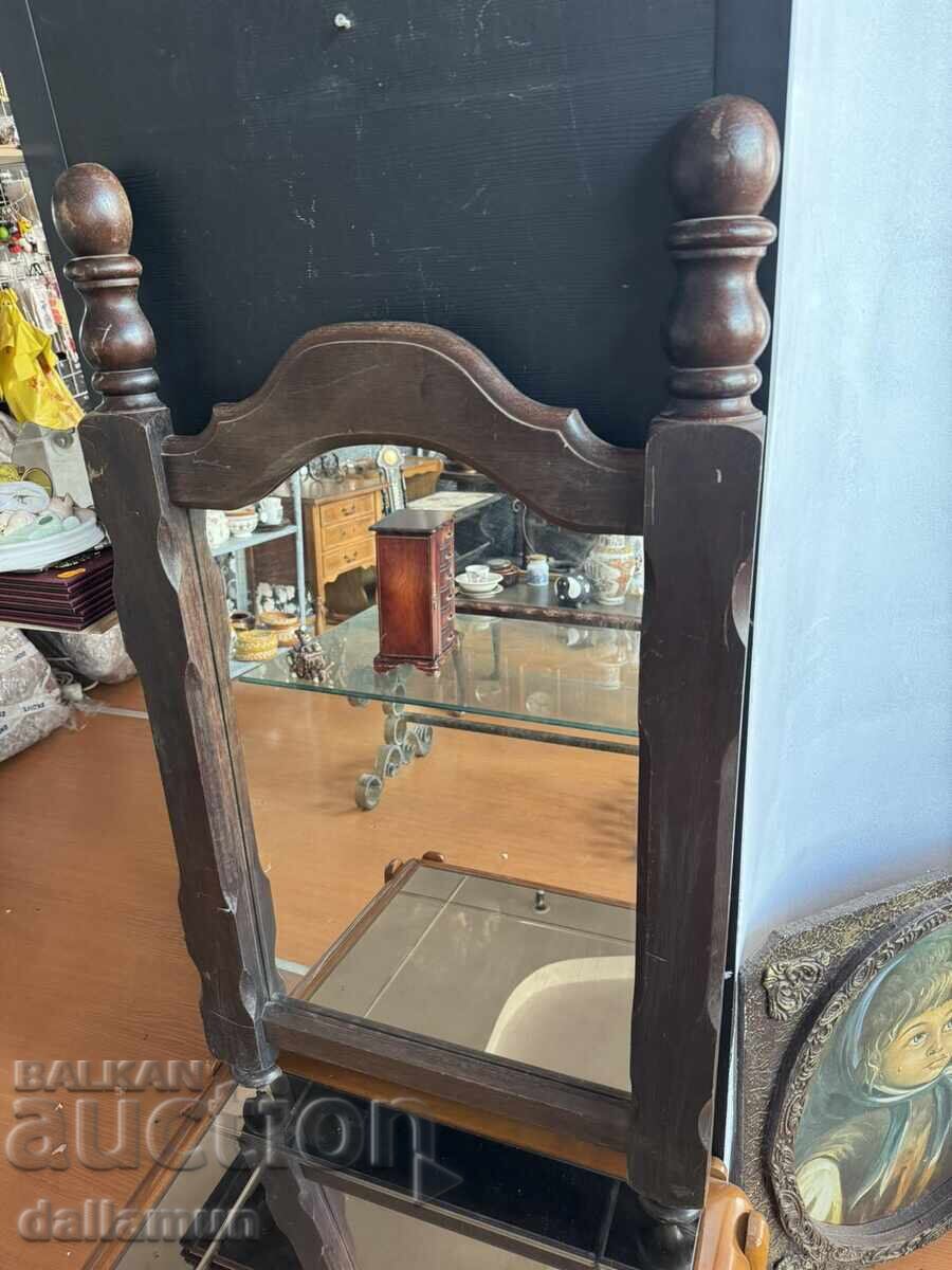 Δημοπρασία Αντίκα καθρέφτης τοίχου με ξύλινο πλαίσιο από μασίφ ξύλο