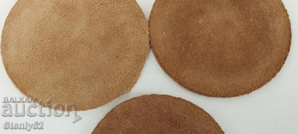 Suporturi de pahare din piele naturală, halbe cu F 9 cm cu preț € 3.00 | 5.87 BGN