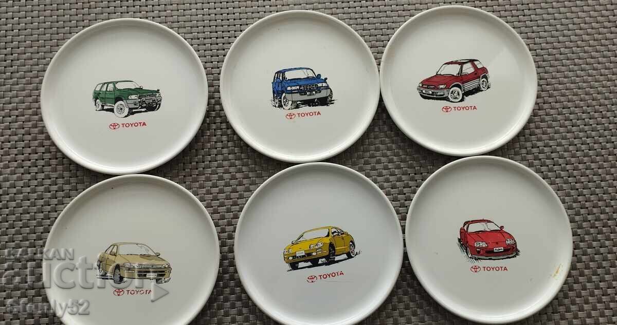 Πλαστικά πιάτα, σουβέρ, κούπες