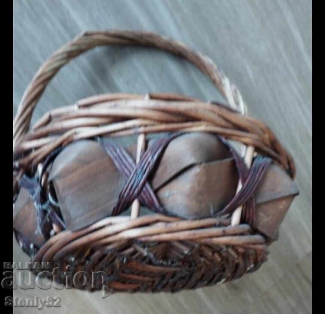 Wicker basket with price 10.00 BGN | € 5.11