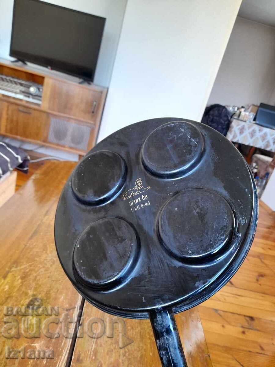 Аукцион Стар Емайлиран тиган за яйца на очи